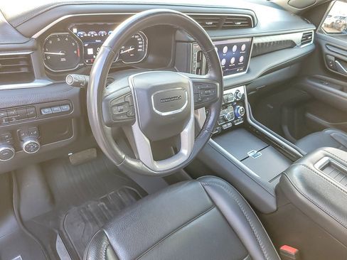 Used 2021 GMC Yukon XL Denali w/ LPO, Illumination Package image 8