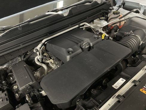 Used 2024 GMC Canyon AT4 w/ Technology Package image 29