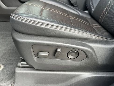 Certified 2022 Chevrolet Silverado 1500 High Country AWD/4WD image 16