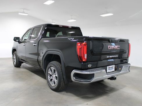Used 2025 GMC Sierra 1500 SLT image 7