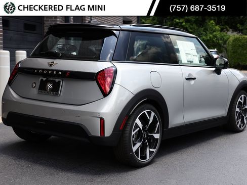 Used 2025 MINI Cooper S image 8