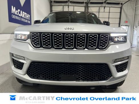 Used 2024 Jeep Grand Cherokee Summit AWD/4WD image 10
