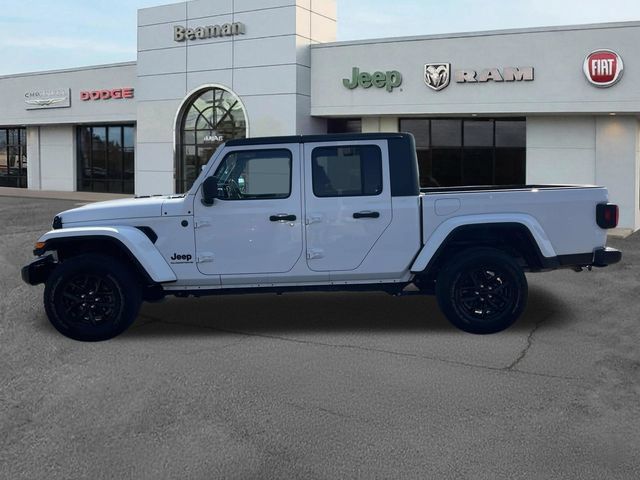 Used 2023 Jeep Gladiator Sport AWD/4WD image 4
