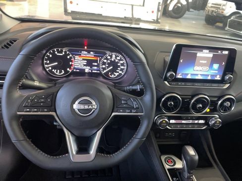 Used 2025 Nissan Sentra SR w/ SR Premium Package FWD image 14