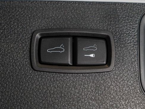 Certified 2023 Porsche Macan S AWD/4WD image 39