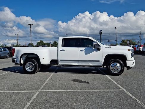 Used 2026 Chevrolet Silverado 3500 High Country w/ High Country Premium Package AWD/4WD image 7
