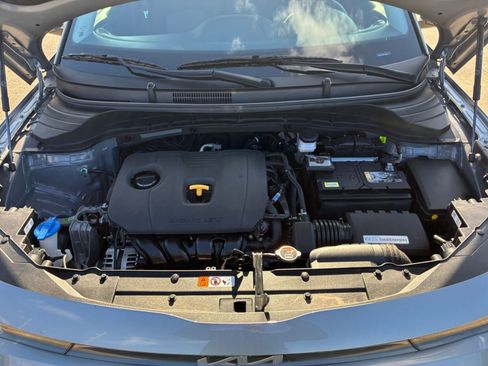 Used 2025 Kia Soul LX w/ LX Technology Package FWD image 25