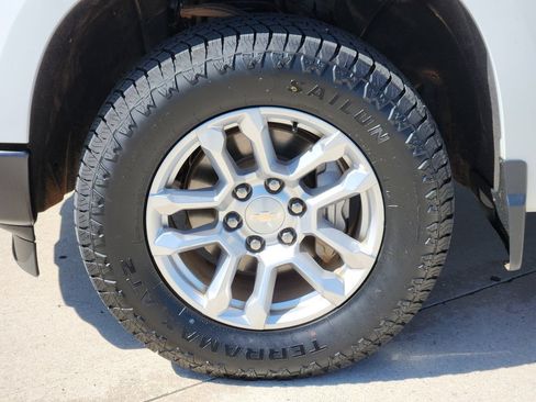 Used 2024 Chevrolet Silverado 1500 W/T w/ WT Value Package AWD/4WD image 13