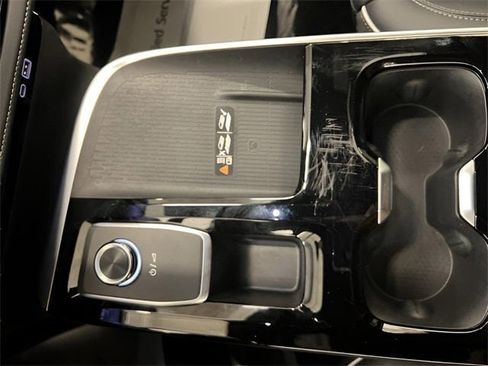 Certified 2025 Buick Enclave Preferred image 32