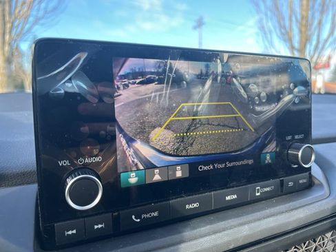 Used 2024 Honda Accord EX image 11