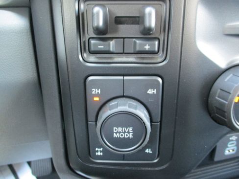 New 2024 Ford F250 XLT w/ FX4 Off-Road Package image 13