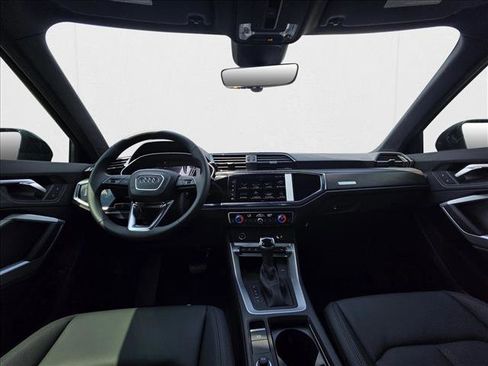 New 2025 Audi Q3 2.0T Premium image 18