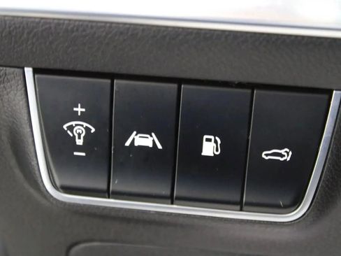 Used 2022 Kia Stinger GT2 image 16