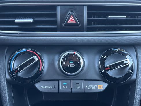 Used 2021 Hyundai Kona SEL w/ Cargo Package image 6