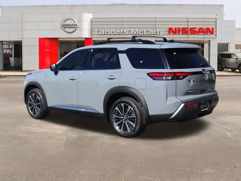 New 2026 Nissan Pathfinder Platinum w/ Cargo Package image 5