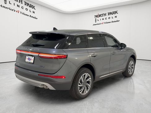 New 2026 Lincoln Corsair Premiere FWD image 9
