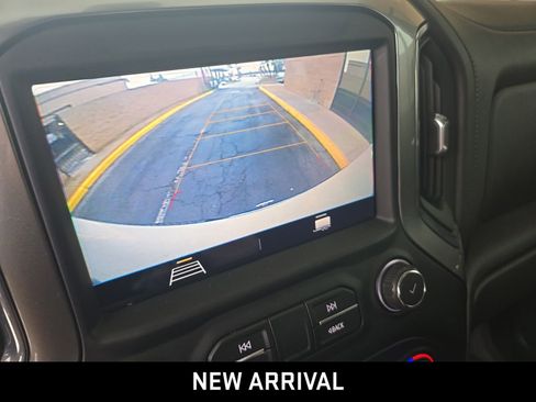 Used 2021 Chevrolet Silverado 1500 LT w/ Z71 Off-Road Package image 6