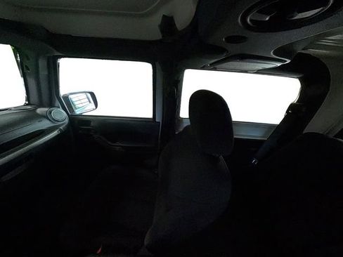 Used 2018 Jeep Wrangler Sport image 31