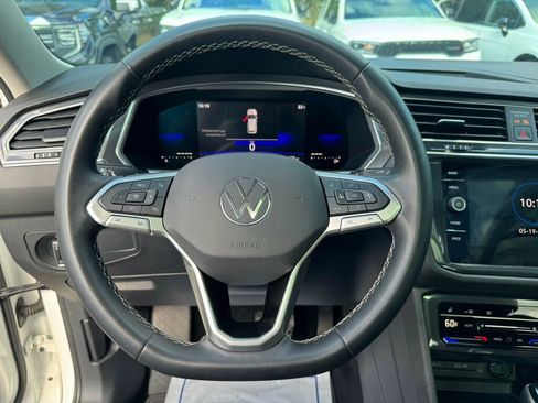 Used 2022 Volkswagen Tiguan SE FWD image 5
