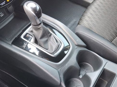 Used 2020 Nissan Rogue S image 17