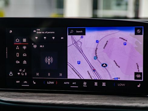 Certified 2025 Audi Q5 Premium w/ Convenience Package image 16