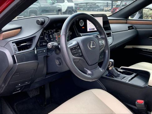 Used 2024 Lexus ES 350 w/ Premium Package image 16