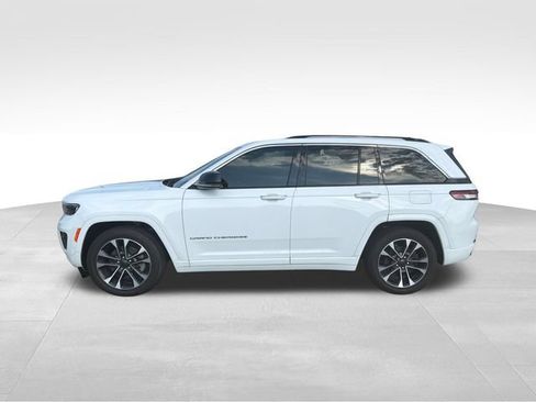 Used 2023 Jeep Grand Cherokee Overland AWD/4WD image 6