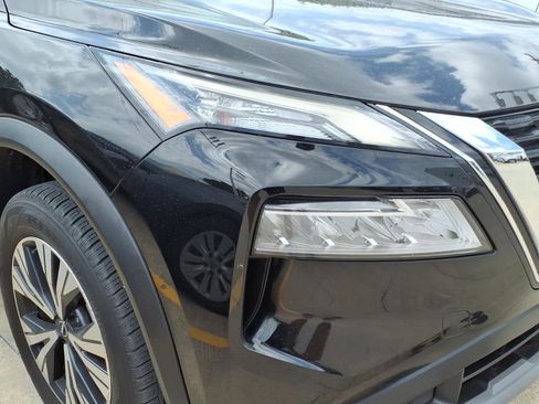Used 2022 Nissan Rogue SV FWD image 4