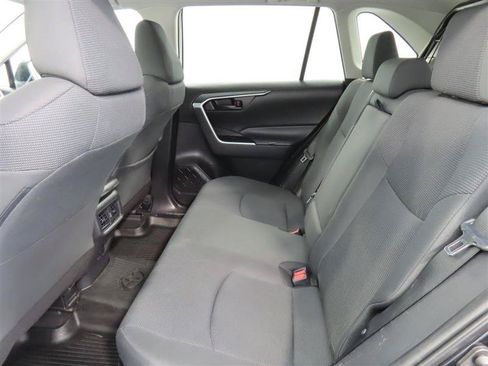 Used 2021 Toyota RAV4 LE AWD/4WD image 23