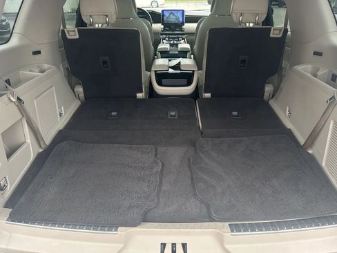 Used 2019 Lincoln Navigator Reserve AWD/4WD image 40