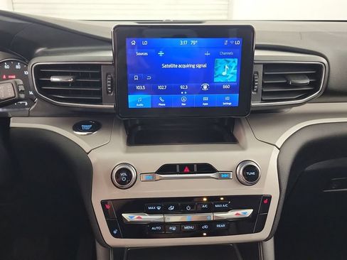 Used 2023 Ford Explorer XLT w/ Equipment Group 202A AWD/4WD image 13