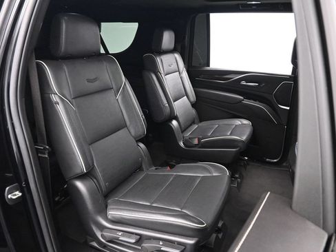 Used 2022 Cadillac Escalade ESV Premium Luxury AWD/4WD image 20