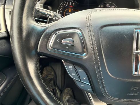 Used 2017 Lincoln MKZ Premiere FWD image 17