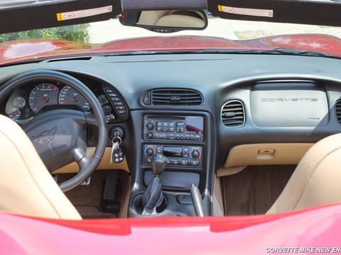 Used 2002 Chevrolet Corvette Convertible w/ Preferred Equipment Group2 RWD image 39