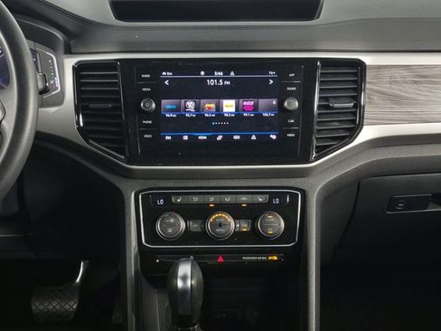 Used 2023 Volkswagen Atlas Cross Sport SE image 17