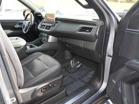 Used 2022 Chevrolet Tahoe Z71 w/ Z71 Off-Road Package AWD/4WD image 30