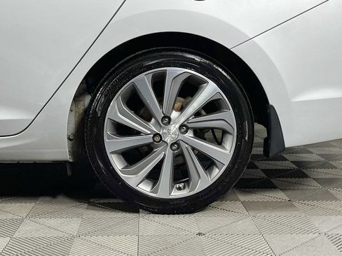 Used 2020 Hyundai Accent Limited FWD image 31
