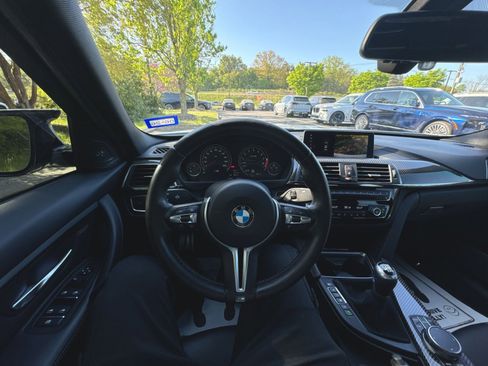Used 2018 BMW M3 RWD image 18