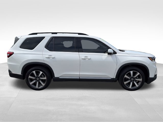Used 2025 Honda Pilot Elite image 8