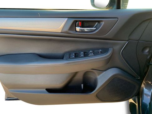 Used 2018 Subaru Outback 2.5i Premium image 20