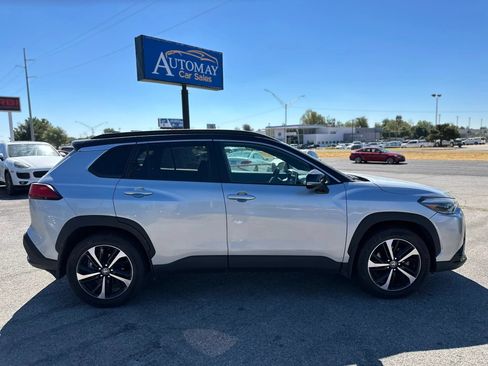 Used 2025 Toyota Corolla Cross AWD Hybrid w/ Convenience Package image 5