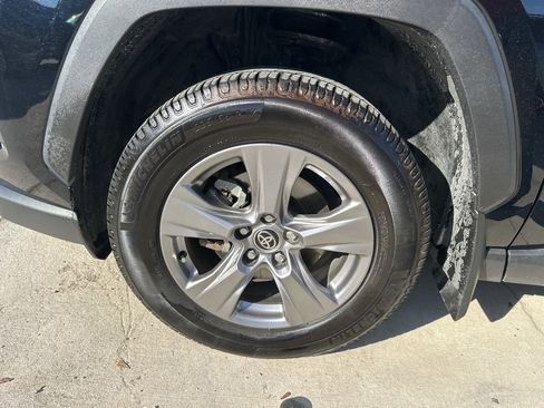 Used 2022 Toyota RAV4 XLE image 7