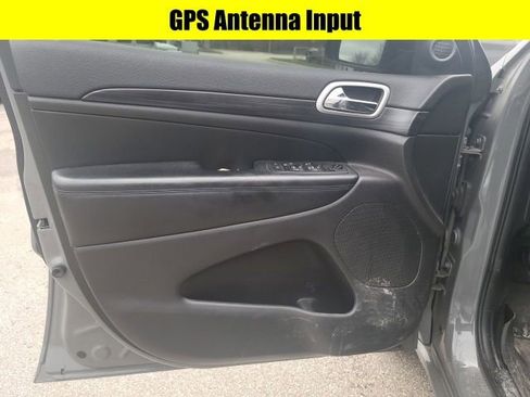 Used 2019 Jeep Grand Cherokee Altitude image 11