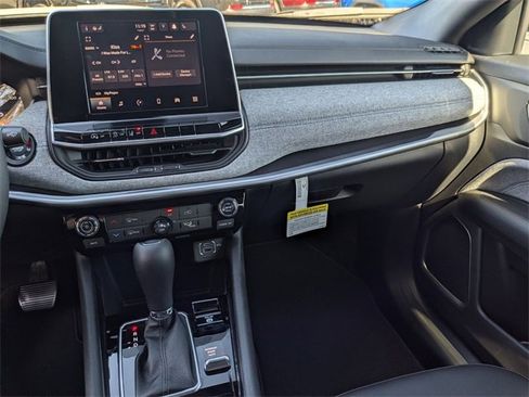 New 2026 Jeep Compass Latitude image 20