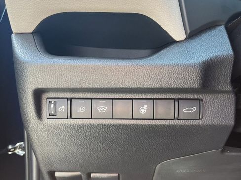 Used 2023 Toyota RAV4 XLE Premium image 22