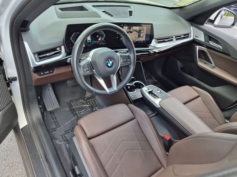 Used 2023 BMW X1 xDrive28i w/ Premium Package AWD/4WD image 4