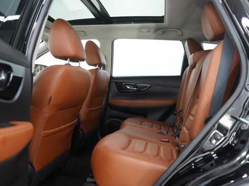 Used 2017 Nissan Rogue SL w/ SL Premium Package AWD/4WD image 18