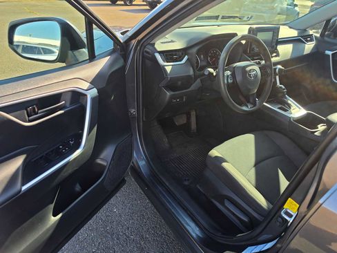 Used 2022 Toyota RAV4 LE AWD/4WD image 19