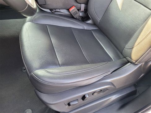 Used 2024 GMC Sierra 1500 SLT image 11