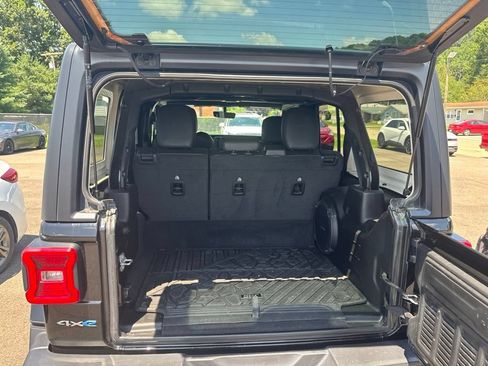 Used 2021 Jeep Wrangler Unlimited Sahara w/ Cold Weather Group AWD/4WD image 12
